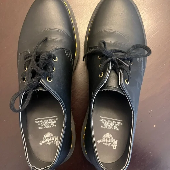 Classic Black Leather Dr. Martens Oxfords - Picture 3 of 5